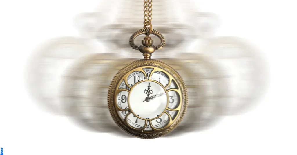 Pocket watch swing back and forth with the word hypnosis in the middle.